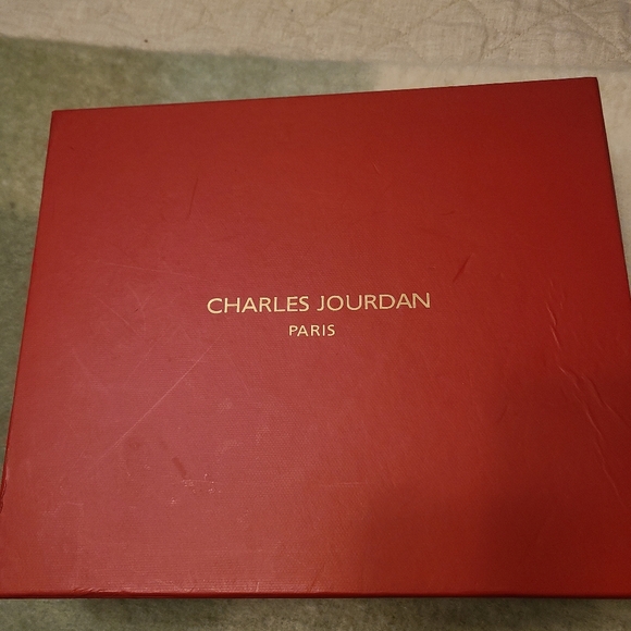 Elegant Black Stiletto Heels - Picture 4 of 6